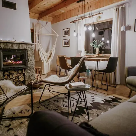 Sosnowy Domek Lodge